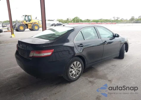 2011 Toyota Camry Le z USA, uszkodzony, nr VIN 4T1BF3EK7BU127824
